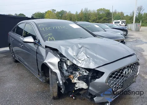 2018 Hyundai Sonata Sport 2.0T z USA, uszkodzony, nr VIN 5NPE34AB7JH689589